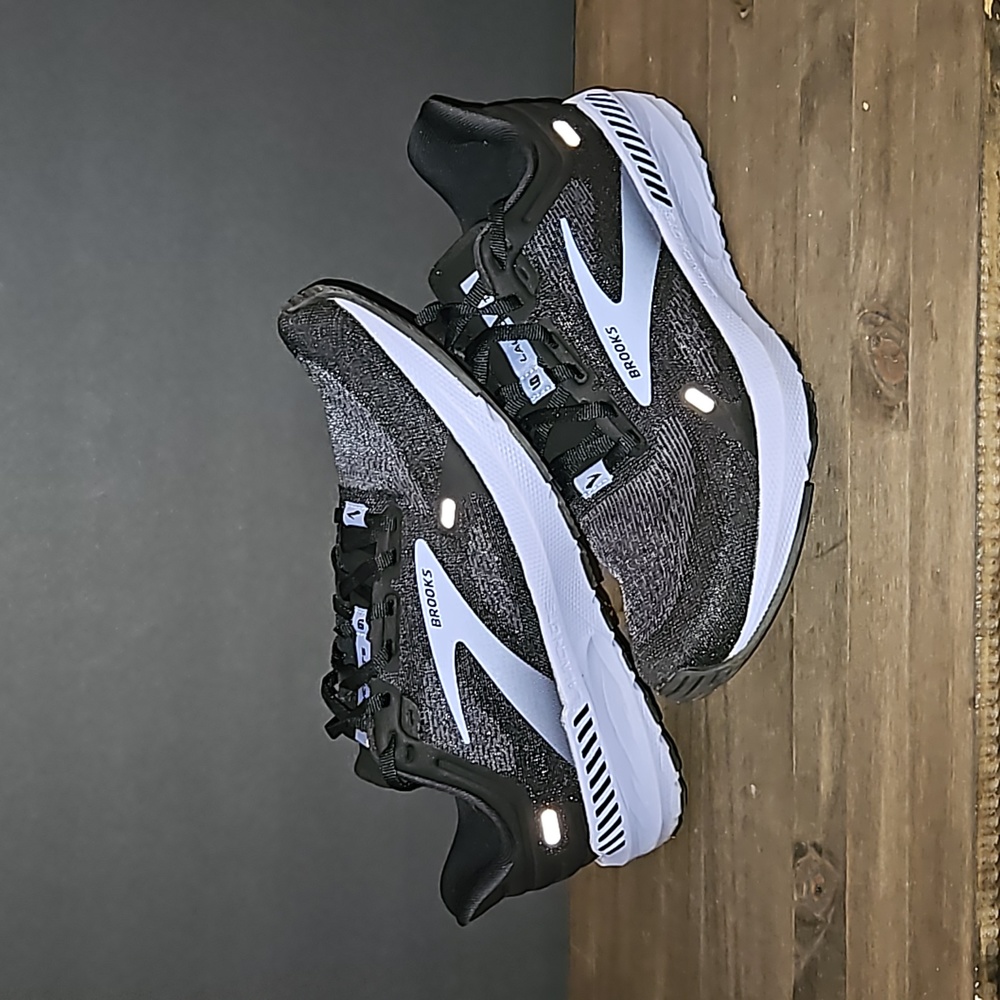 NIB Brooks Launch GTS 9 W10 Black/Purple - Picture 2 of 11